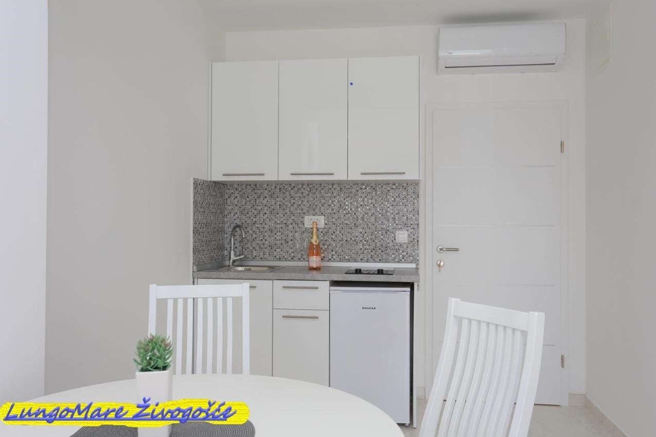 Apartmants Villa Lungo Mare Живогошче Экстерьер фото