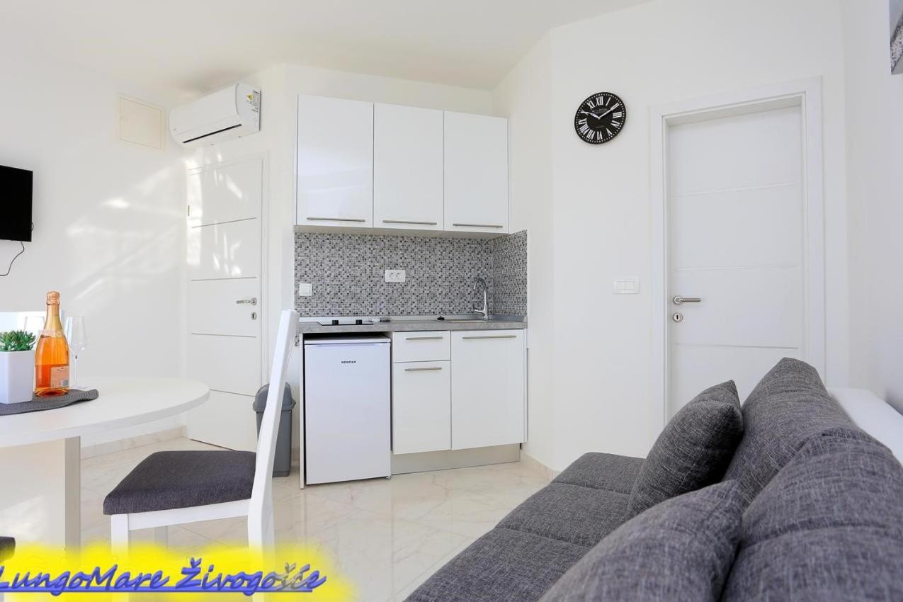 Apartmants Villa Lungo Mare Живогошче Экстерьер фото